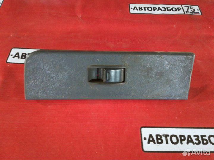 Кнопка стеклоподъемника передняя левая Toyota Land