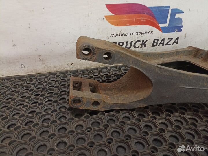 Кронштейн реактивной тяги правый