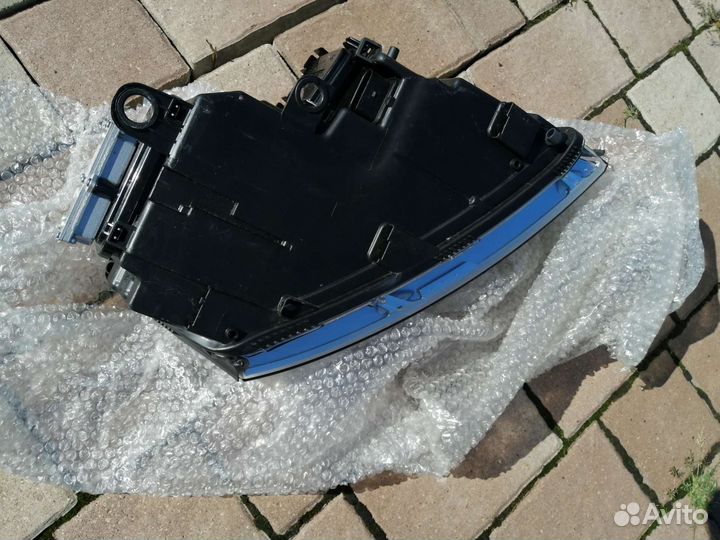 Фара левая Audi A8