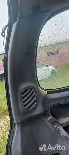 Обшивки салона на Nissan Serena c23