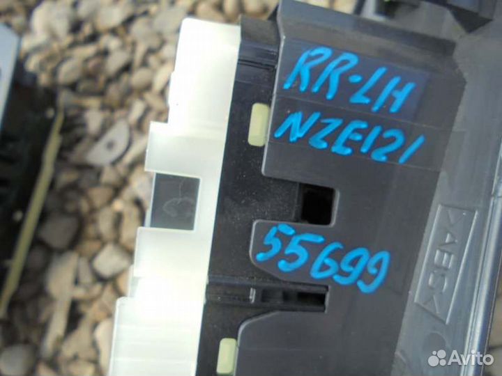 Кнопка стеклоподъемника задняя левая Toyota