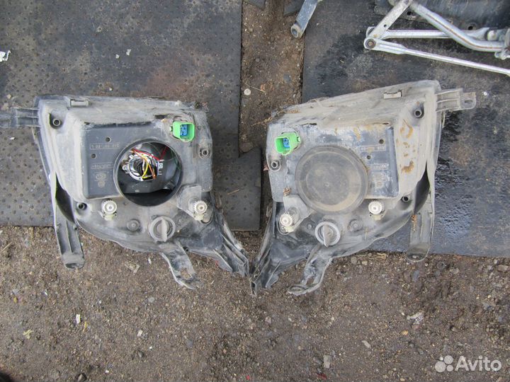 Фара передняя правая левая Ford Fusion 1 2005-2012