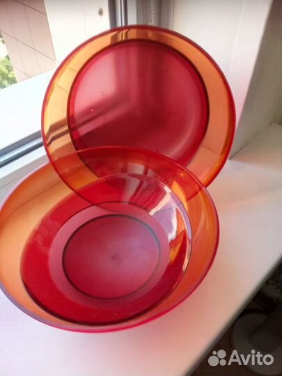 Салатники с крышкой Tupperware