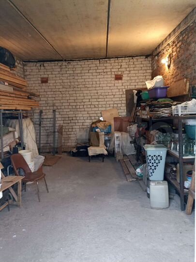 Гараж, > 30 м²