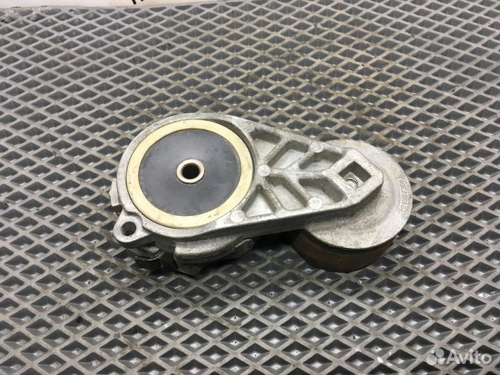 21587366 Ролик-натяжитель