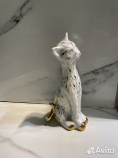 Фарфоровые статуэтка Шикарная кошечка