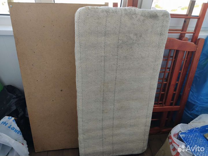 Детская кроватка с матрасом