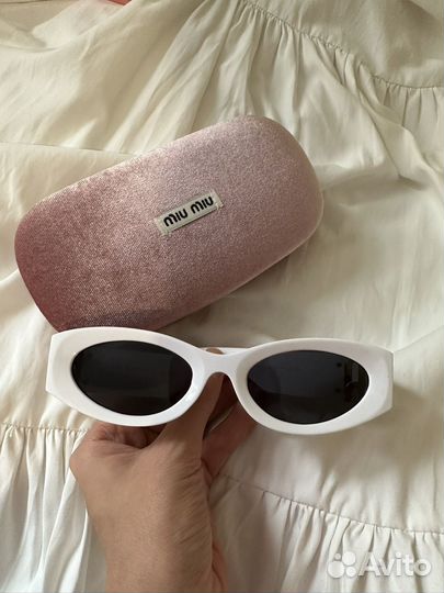 Солнцезащитные очки miu miu