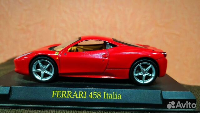 Модельки Burago Ferrari