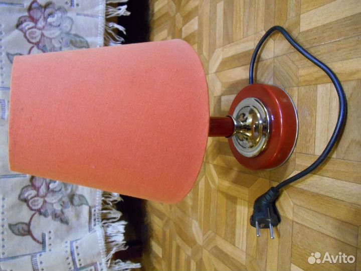 Светильник настольный