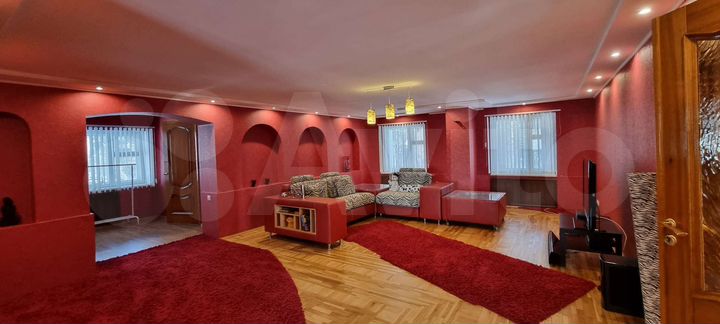 Коттедж 415 м² на участке 12 сот.