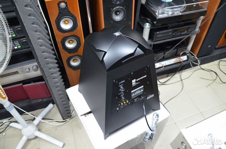 Сабвуфер активный JBL SUB140p\230 новый