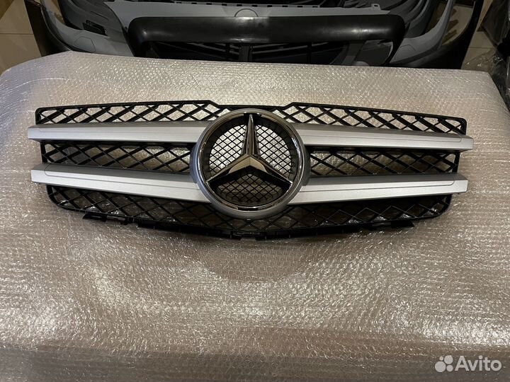 Решетка радиатора Mercedes GLK X204 дорестайлинг