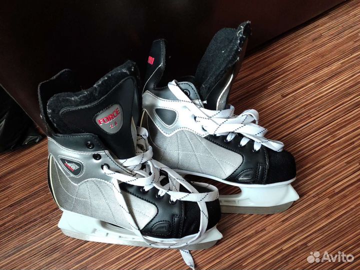 Коньки хоккейные 39 размер