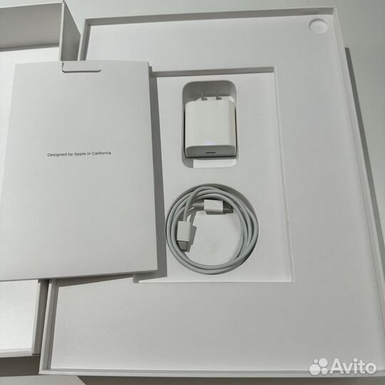 Apple iPad Pro 12.9 дюйма 3 поколения 256 гигабайт