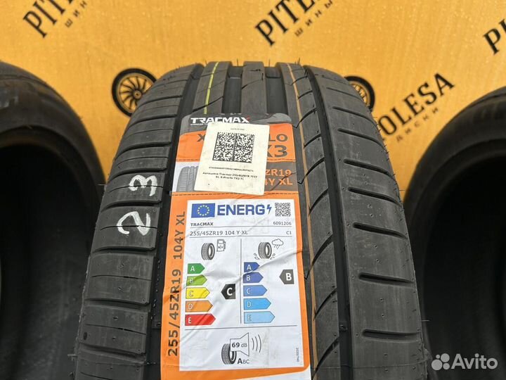 Tracmax X-Privilo TX3 255/45 R19 104Y