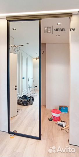 Дверь межкомнатная подвесная зеркальная