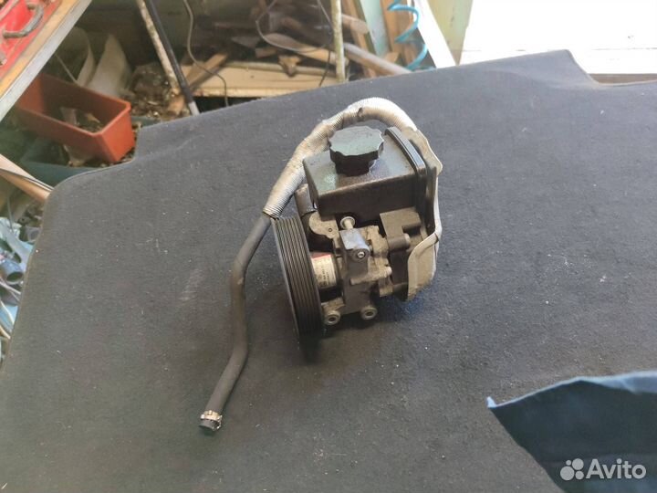 Насос гидроусилителя руля Mercedes-Benz C-Класс