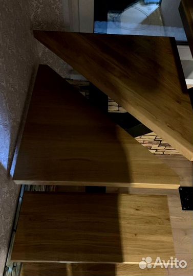 Г-образная лестница с поворотом