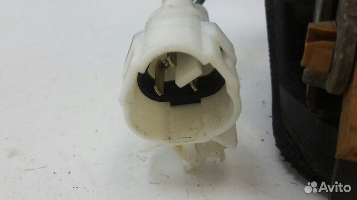 Замок двери передний правый Suzuki Grand Vitara