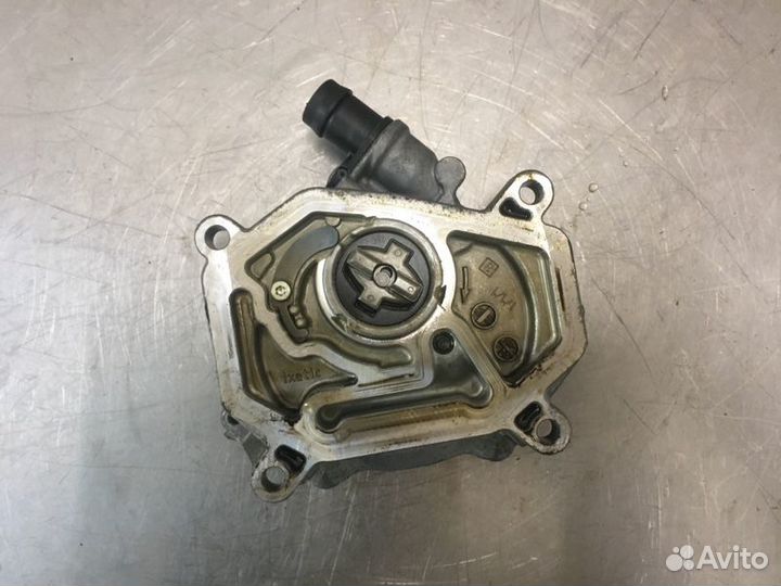 Насос вакуумный Mercedes Gla X156 M270 1.6I 2013