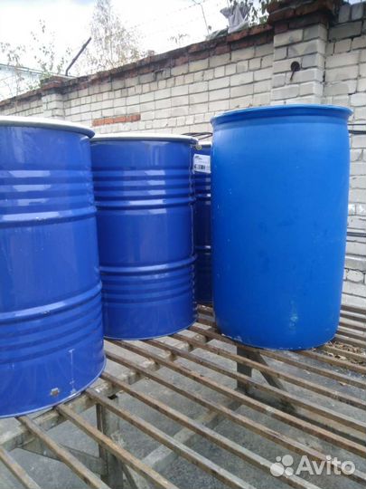 Бочки пластиковые 170и230л и железные 240л крышка