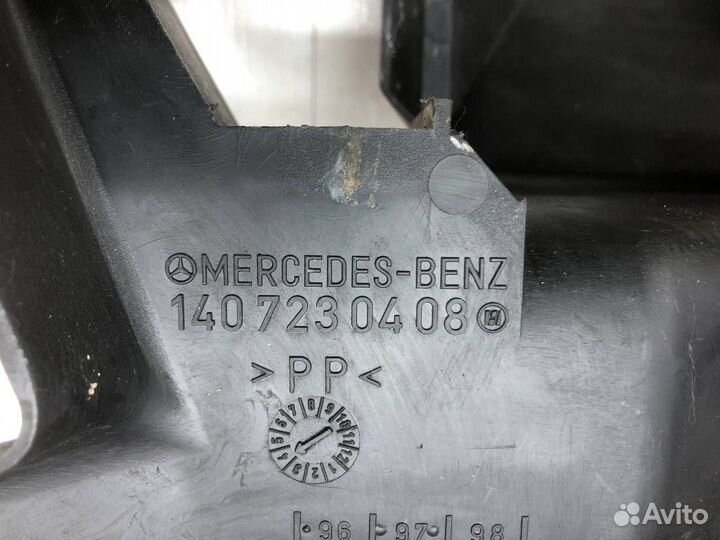 Крышка замка двери Mercedes C140