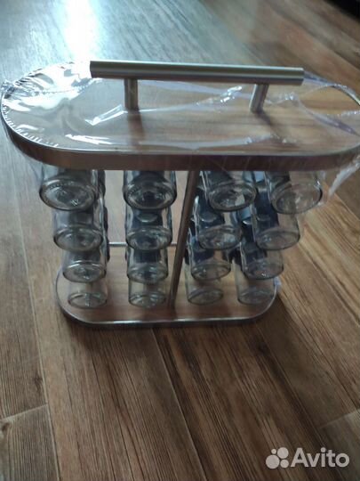 Набор баночек для специй на подставке новый