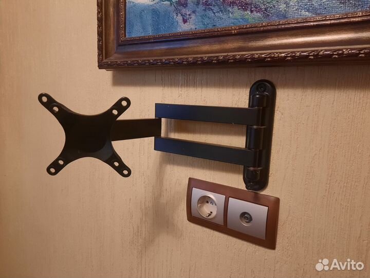 Кронштейн для телевизора