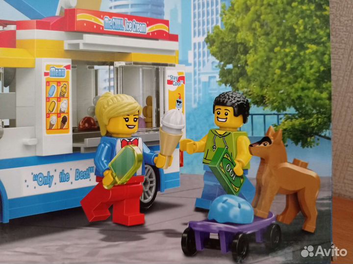 Конструктор Cities 11528 Грузовик Мороженщика