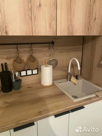 Кухня в студию под потолок на заказ