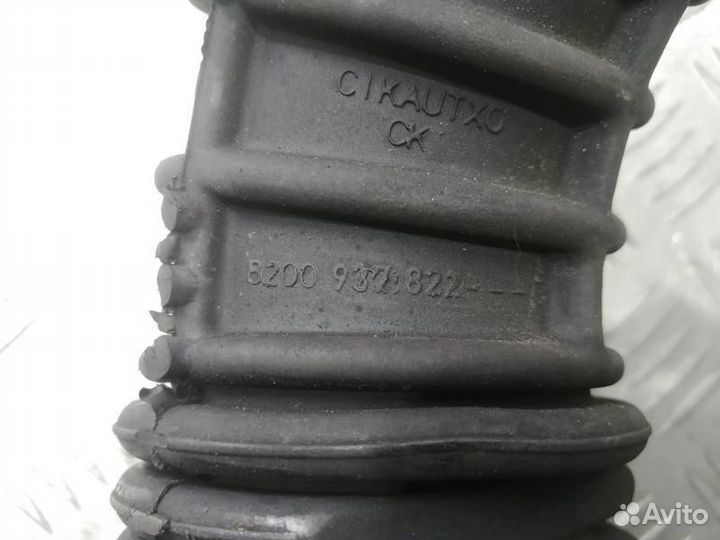 Патрубок воздушного фильтра Рено Меган 3, Флюенс