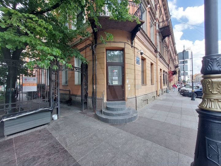 Угловое помещение, однообъемник 118 м²