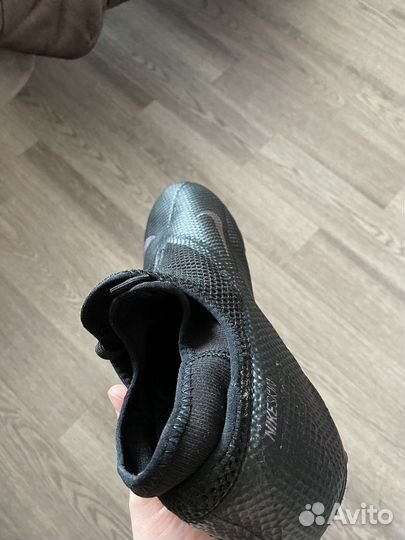 Футбольные бутсы Nike