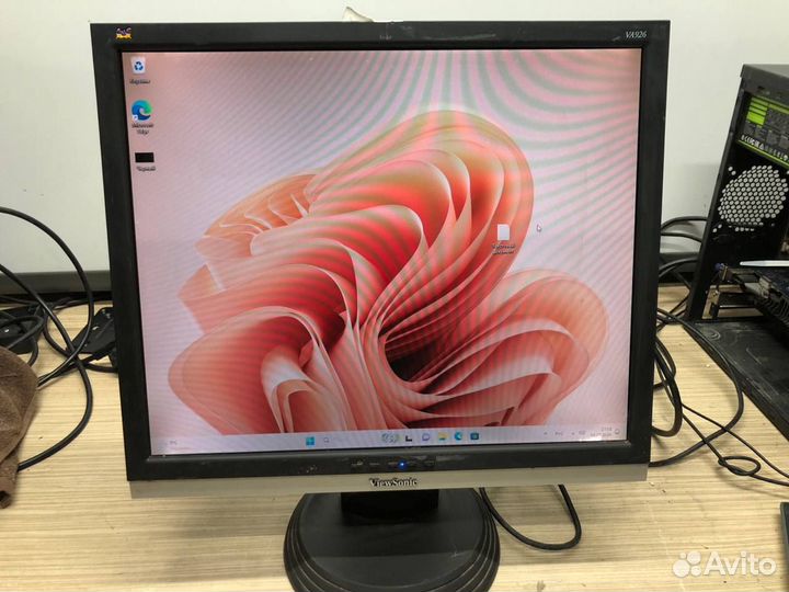 Монитор 19 дюймов VGA DVI