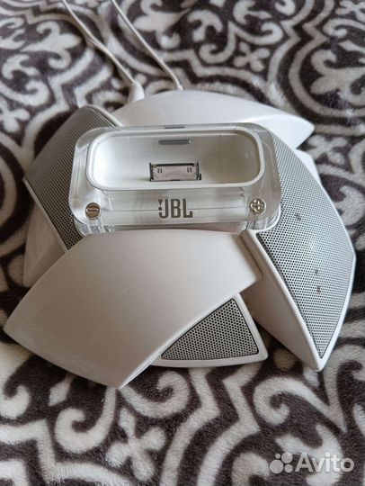 Портативная колонка jbl