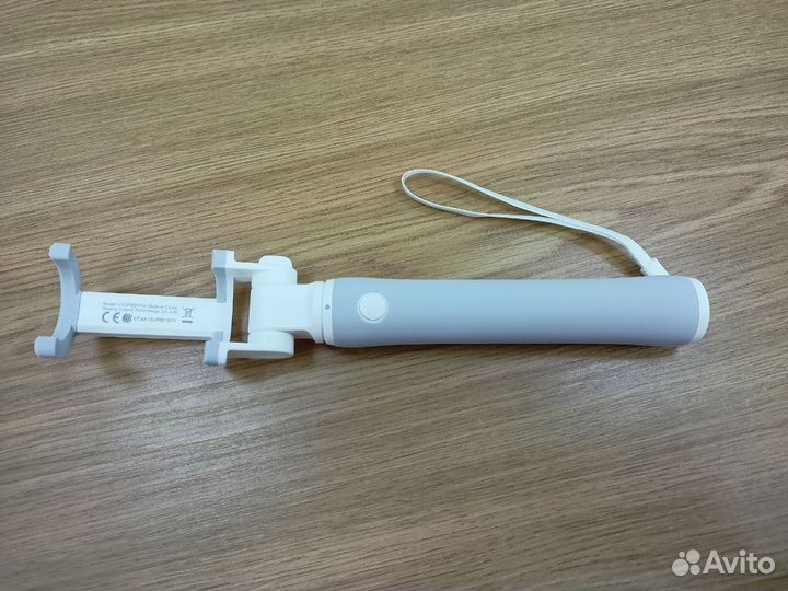 Монопод Xiaomi Mi Bluetooth Selfie Stick (Белый)