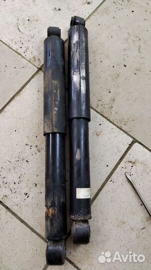 Амортизатор задний mitsubishi pajero sport 3