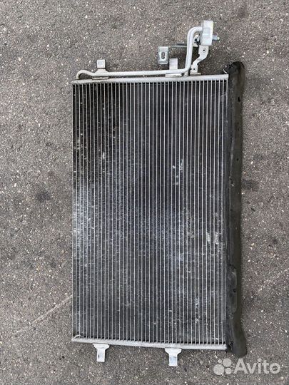 Радиатор кондиционера Volvo V50 MW43 MW68 31418512