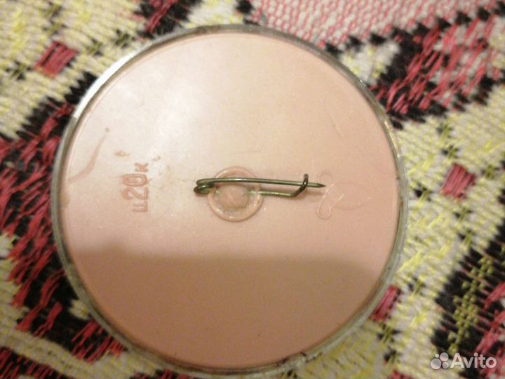 Значок с бг