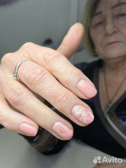 Маникюр с покрытием гель-лаком