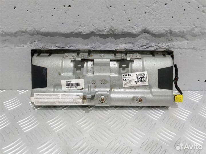 Подушка безопасности коленная Skoda Octavia 5G288