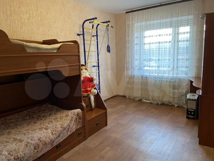 2-к. квартира, 65 м², 4/9 эт.