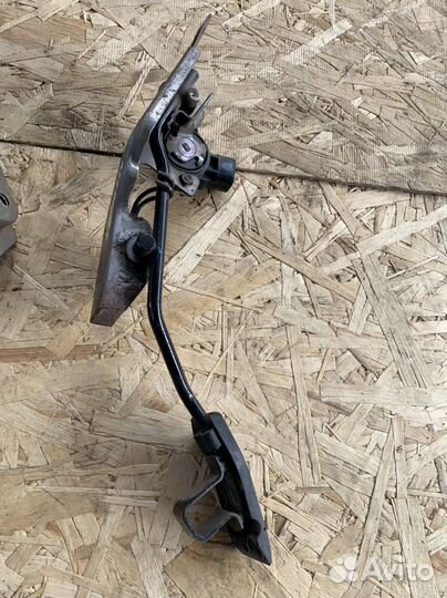 Nissan almera classic педаль