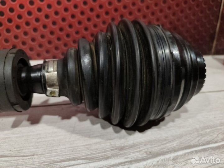 Полуось передняя левая (приводной вал, ШРУС) Bmw