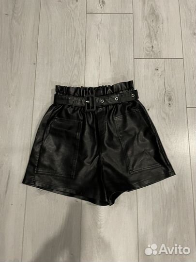 Кожаные шорты