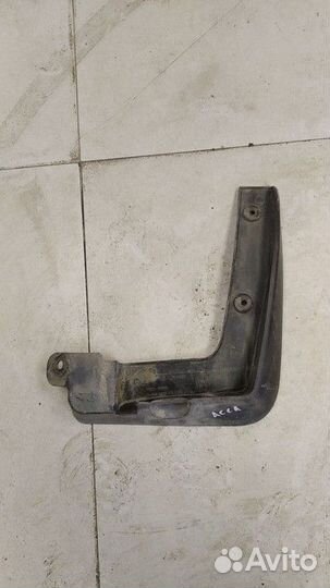 Брызговик передний правый Hyundai Santa Fe