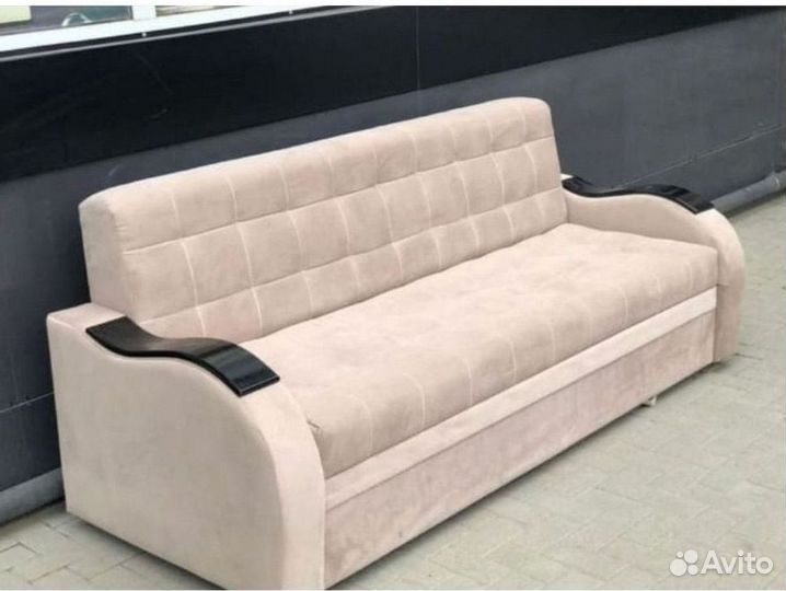 Прямой диван в наличии не б/у