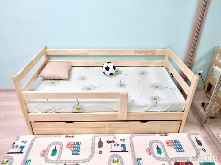 Детская кровать из массива
