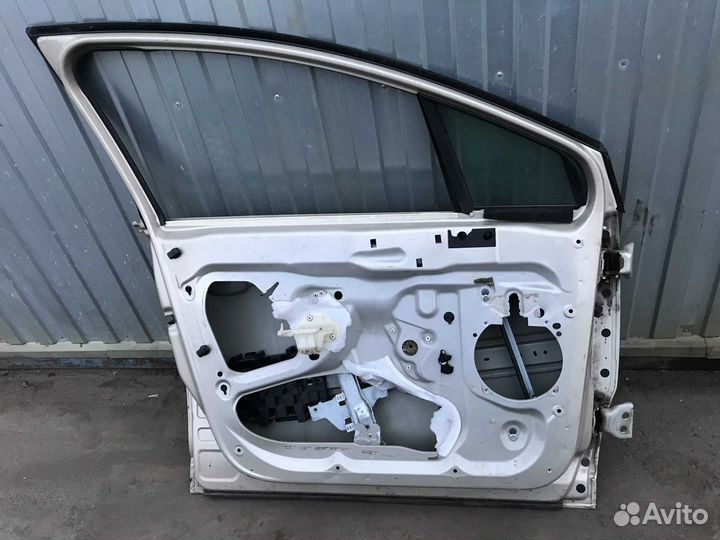 Дверь передняя левая Citroen C4 B5 5door hatchback